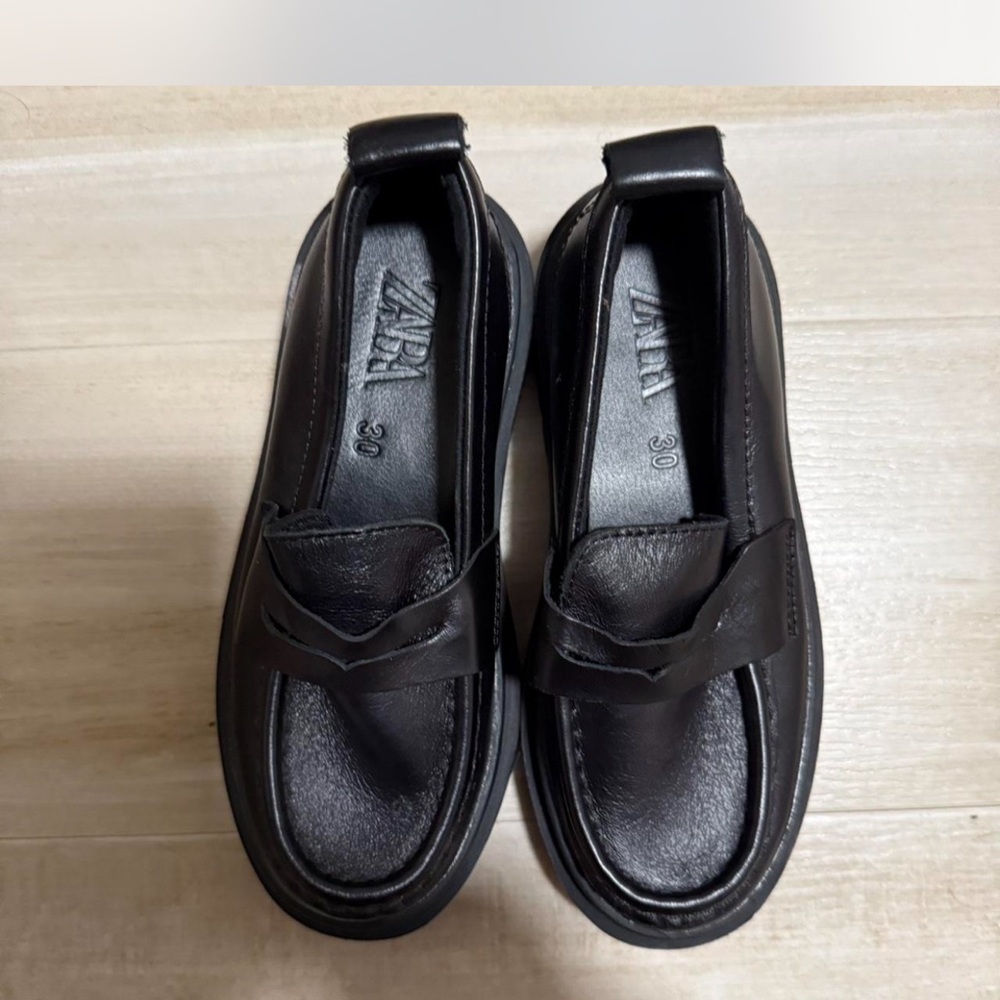 Zara Black Dress Shoes Classic Slip-On Design